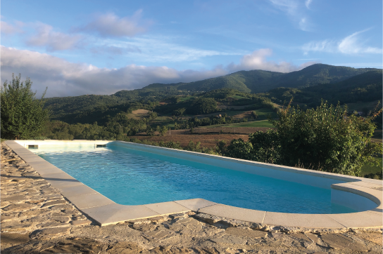 Valtidone-Verde---Immagine3-slider---Piscina